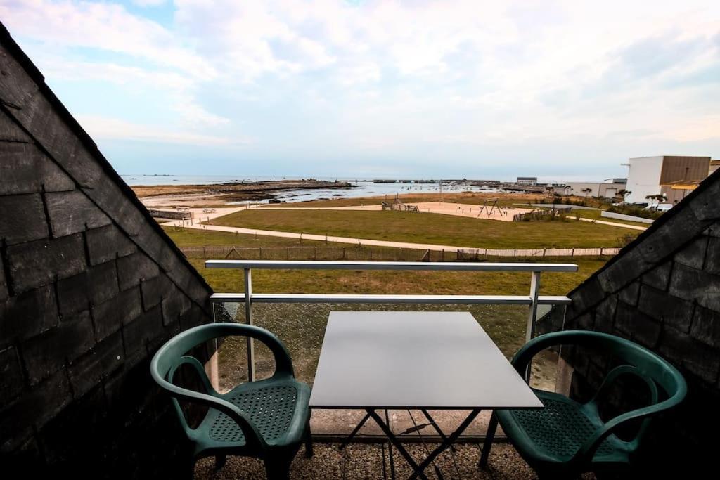 DUPLEX VUE MER PANORAMIQUE avec balcon&piscine proche commerce Penmarcʼh Esterno foto